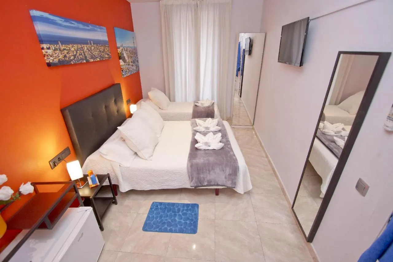 Barcelona City Centre Hostal 2*,